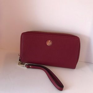 Jessica Moore wristlet new without tags color Berry
